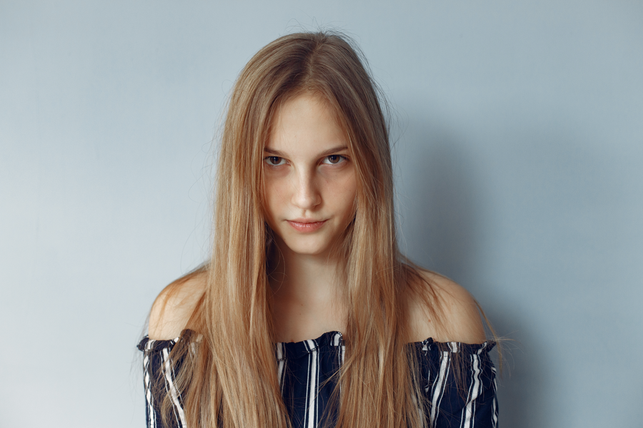 Model showing perfect root shadow and balayage blend