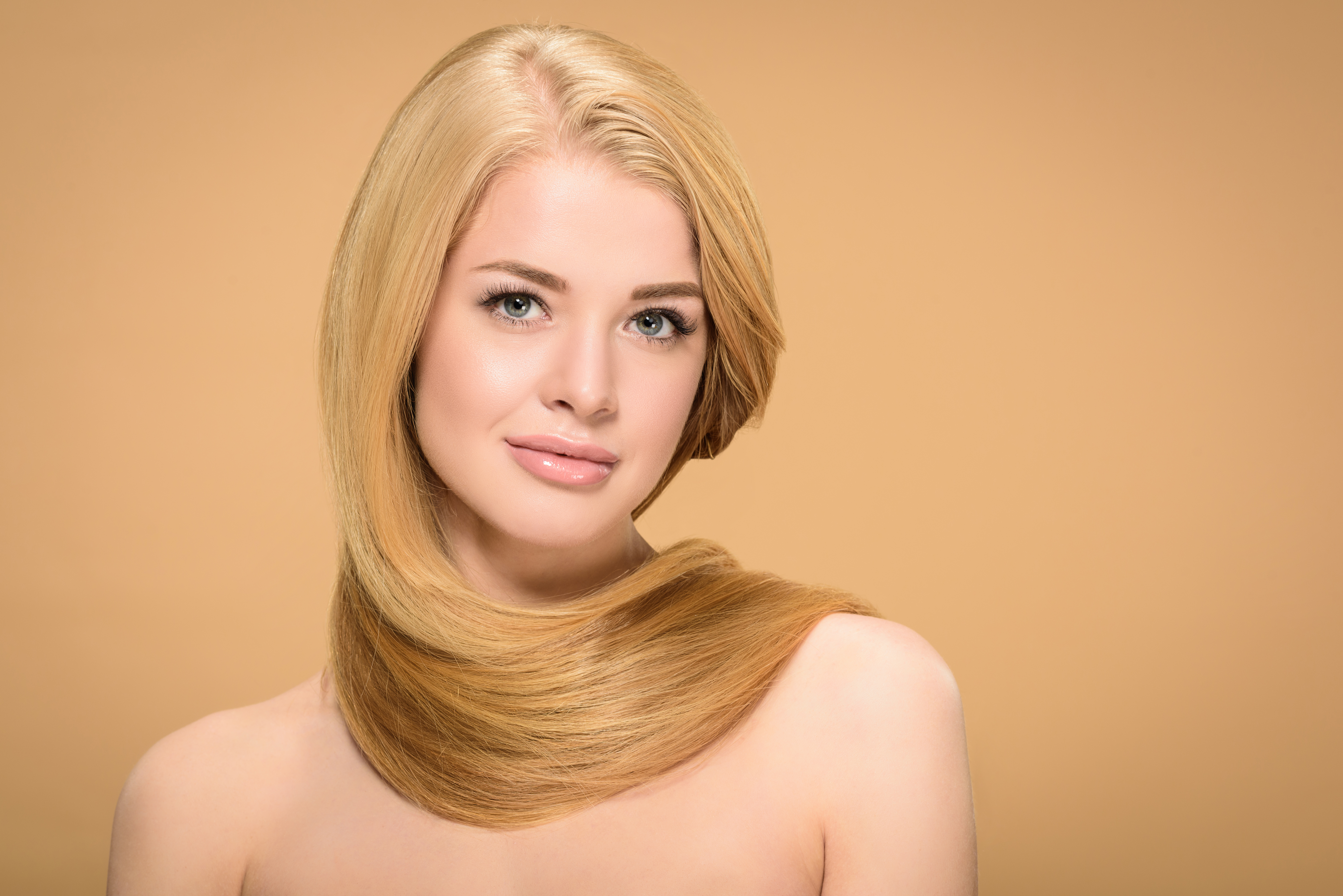Professional blonde hair specialist at Platinum Blonde Studio salon